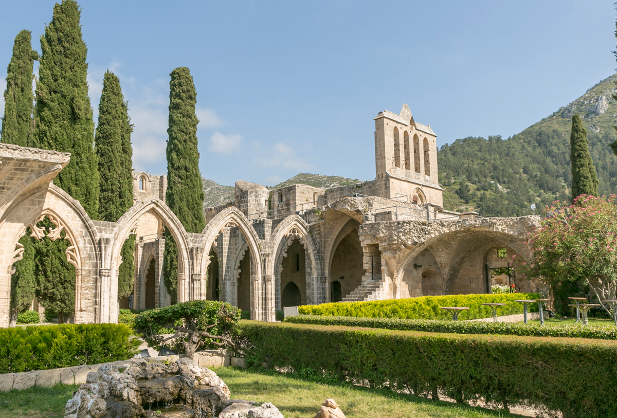 Bella Pais'te Tarihi Gezinti